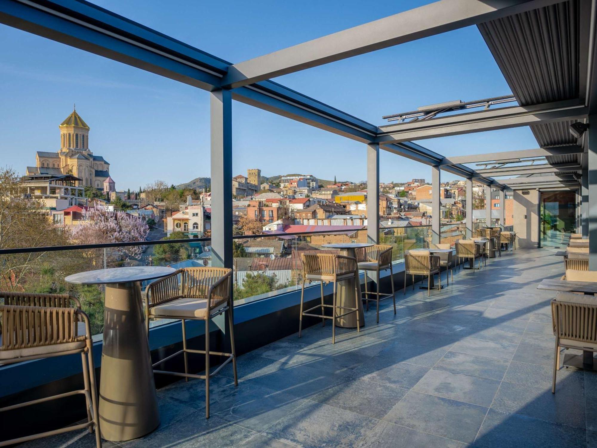 Novotel Tbilisi Center Экстерьер фото