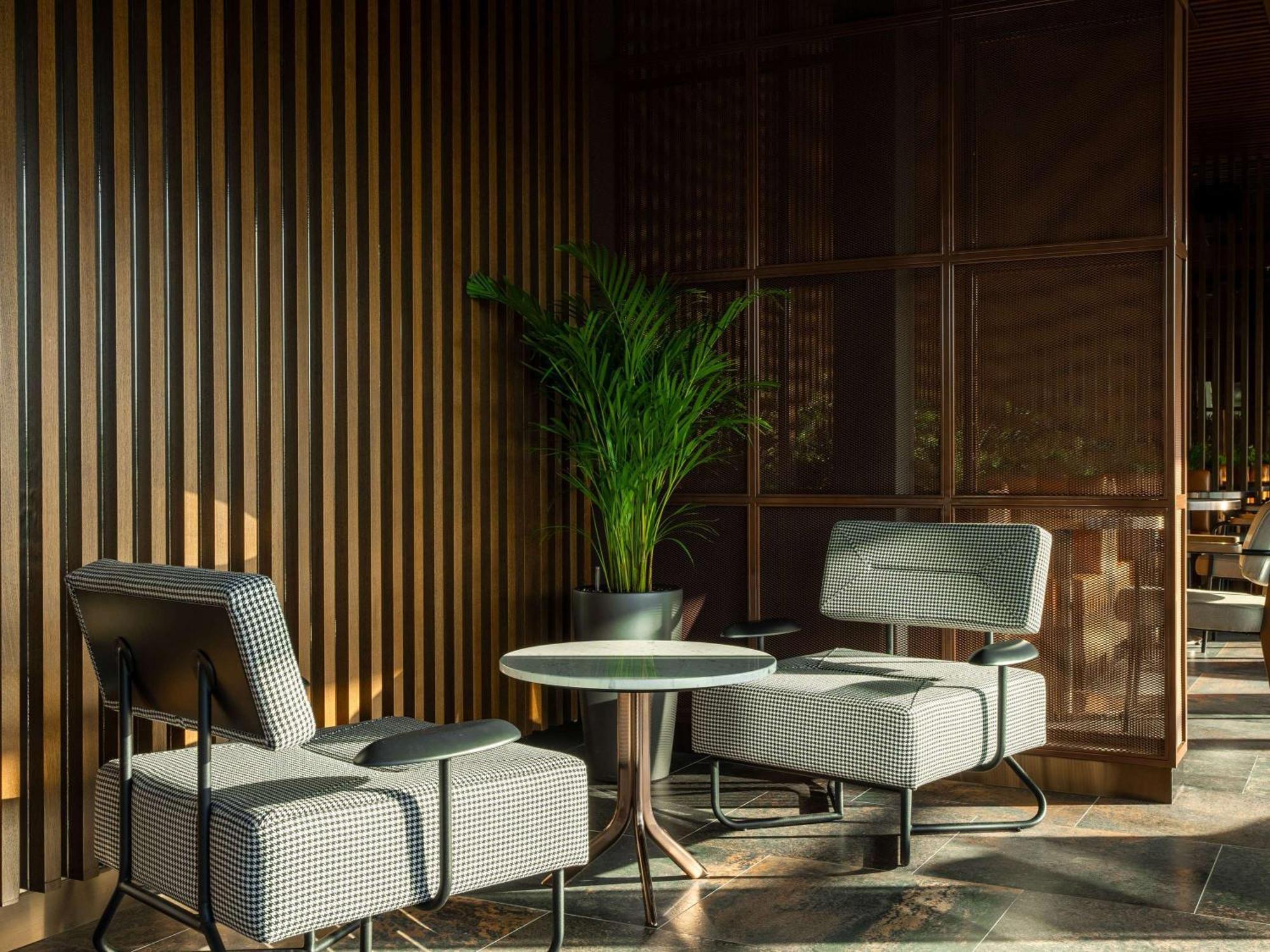 Novotel Tbilisi Center Экстерьер фото
