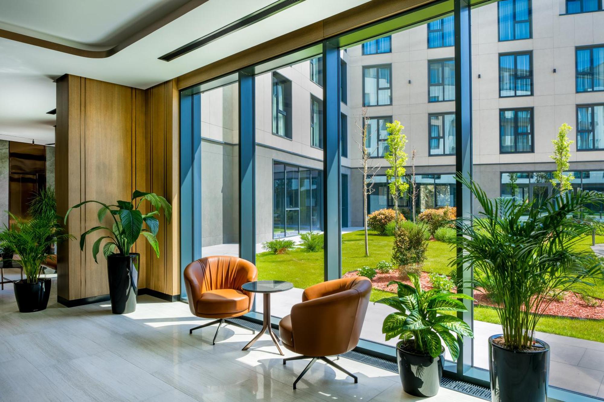 Novotel Tbilisi Center Экстерьер фото